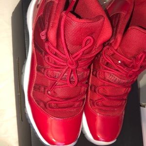 Jordan 11 . Red